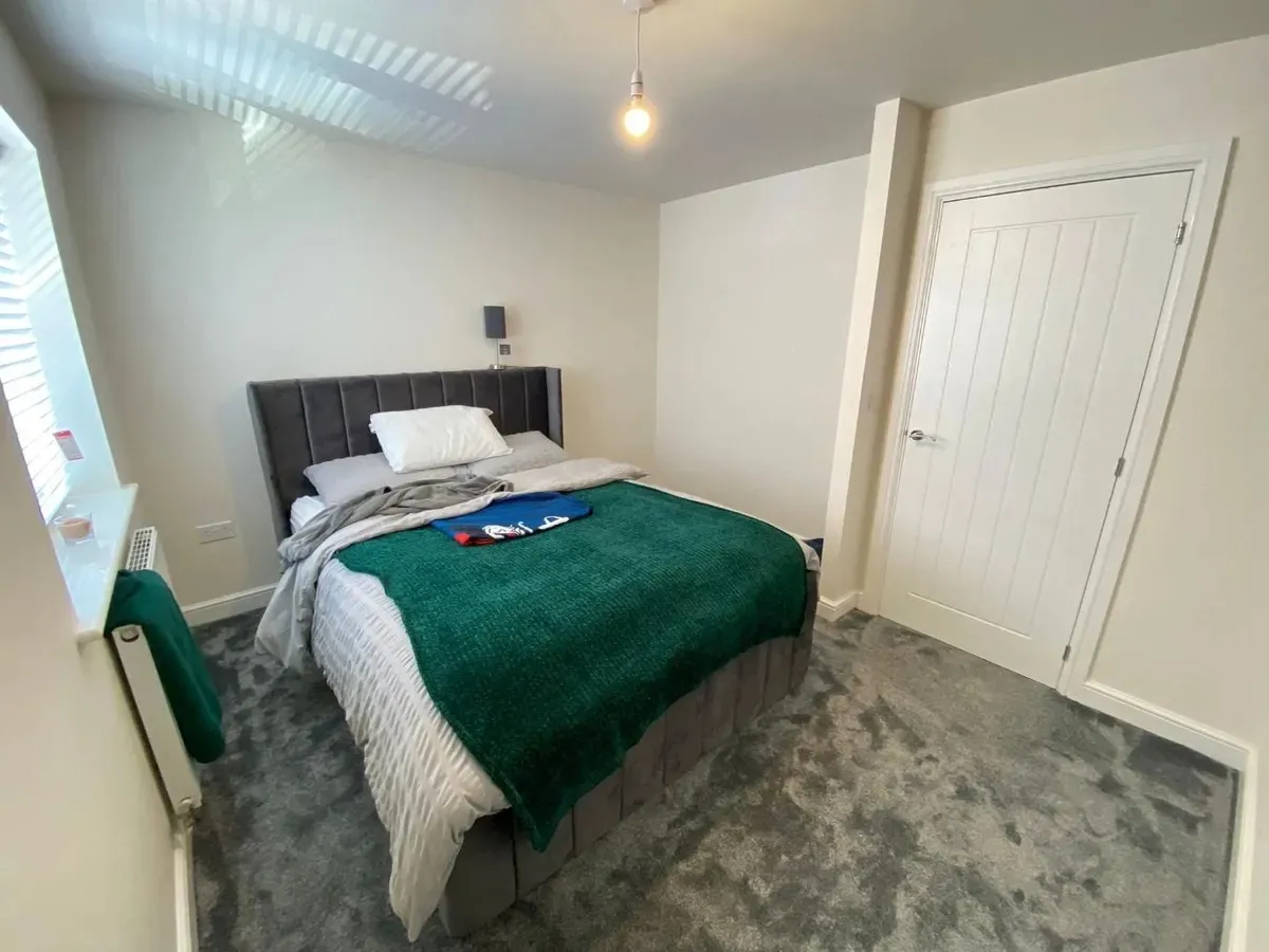🏡 Elegant 3-Bedroom Detached House to Rent in West Bromwich