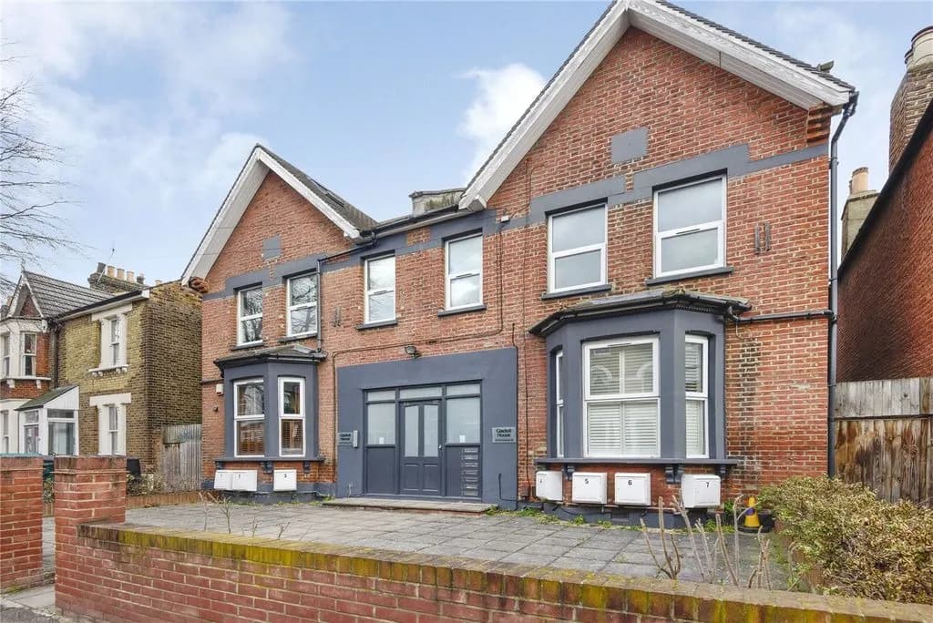🏡 Charming 2-Bedroom House to Rent in Walthamstow