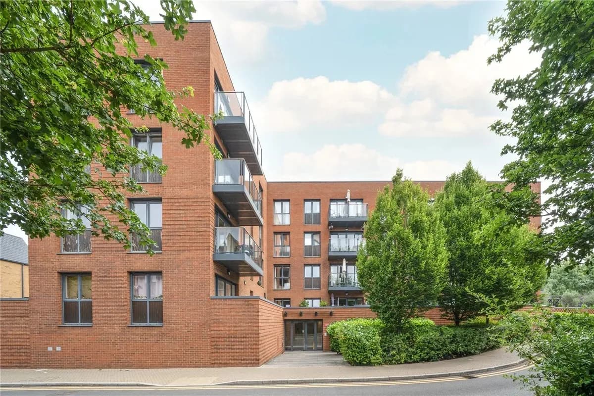 🏙️ Elegant 2-Bedroom Flat to Rent in Kidbrooke Village