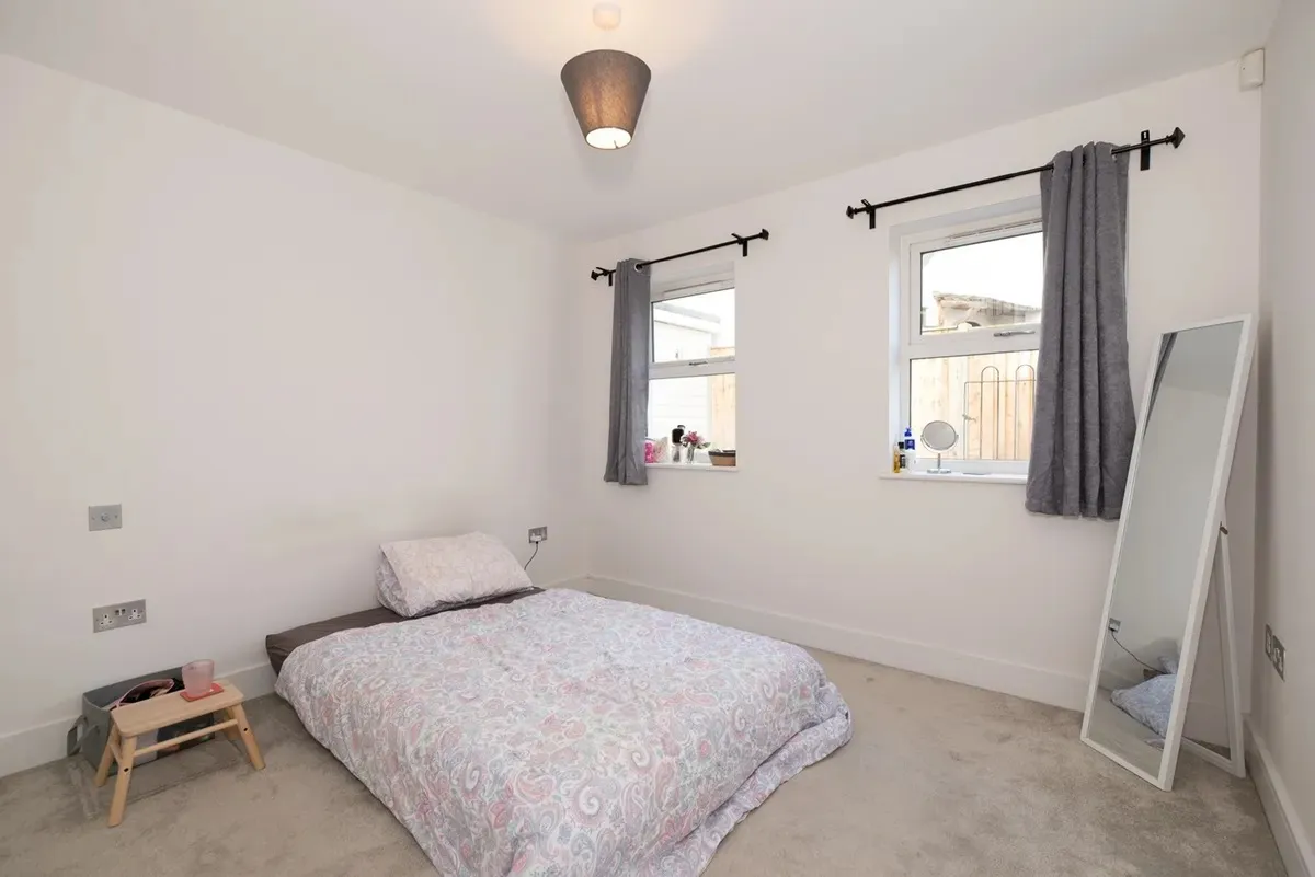 🏡 Elegant 2-Bedroom House to Rent in Croydon
