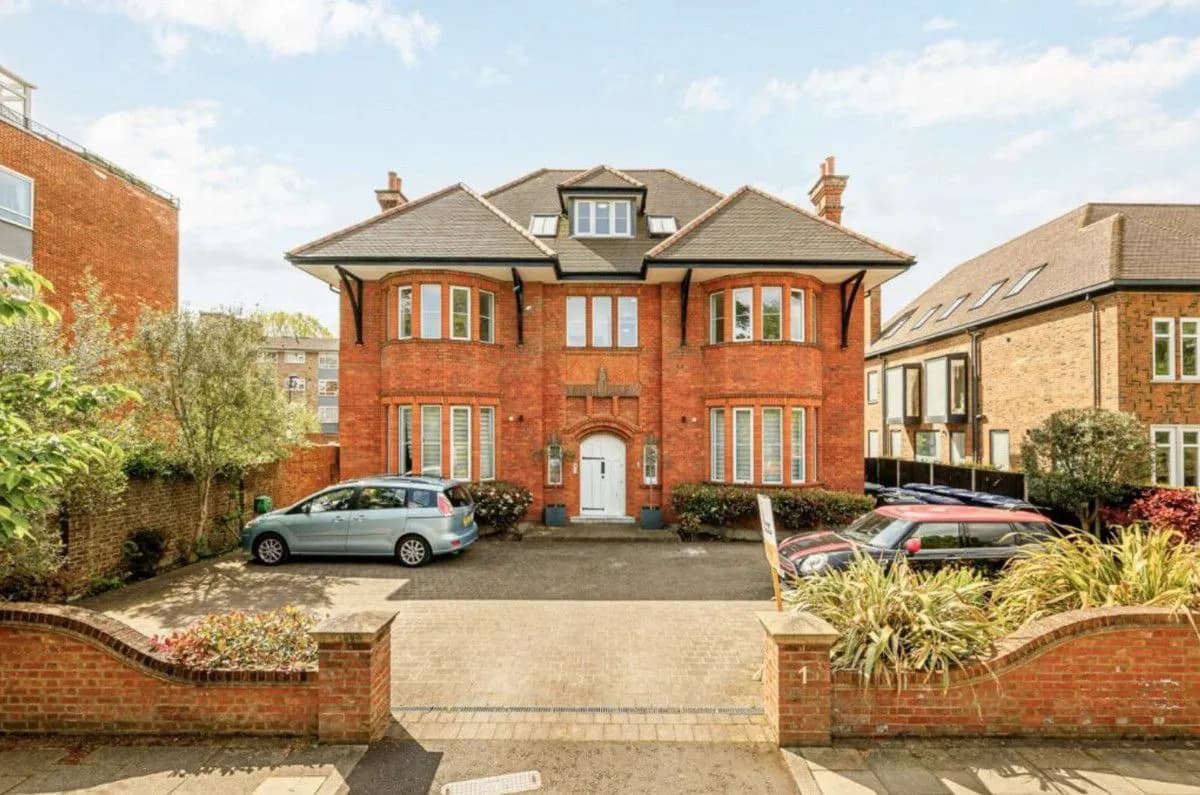 🏡 Contemporary 2-Bedroom House to Rent in London W5