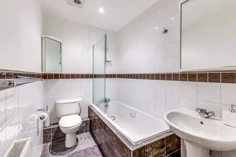 🏢 Elegant 2-Bedroom Flat to Rent in Enfield