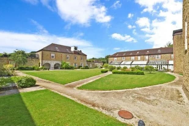 🏢 Refined 2-Bedroom Flat to Rent in Midhurst