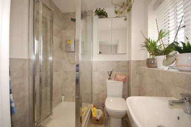 🏡 Exceptional 3-Bedroom Semi-Detached House to Rent in Uckfield