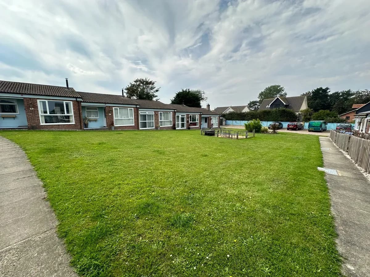 🏡 Charming 2-Bedroom Terraced House to Rent in Kessingland
