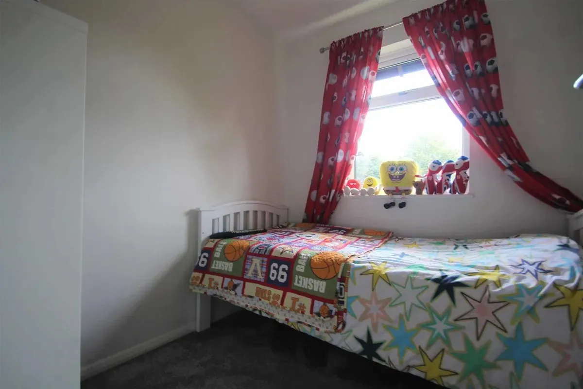 🏡 Well-Presented 3-Bedroom Semi-Detached House to Rent in Woodford Green