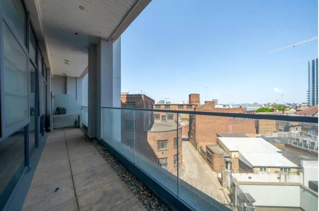 🏢 Contemporary 2-Bedroom Flat to Rent in Woolwich