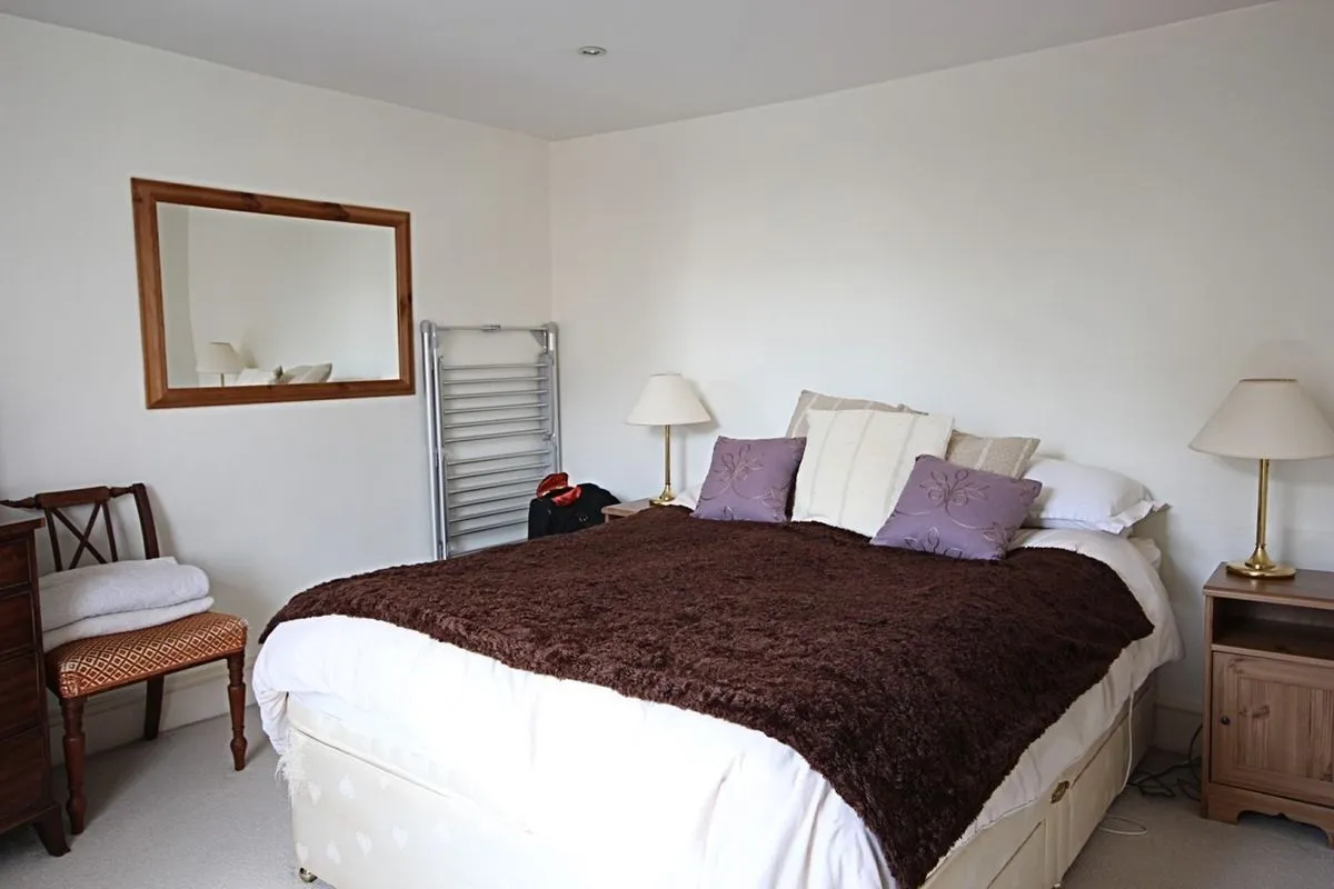 🏡 Characterful 4-Bedroom Detached House to Rent in High Easter