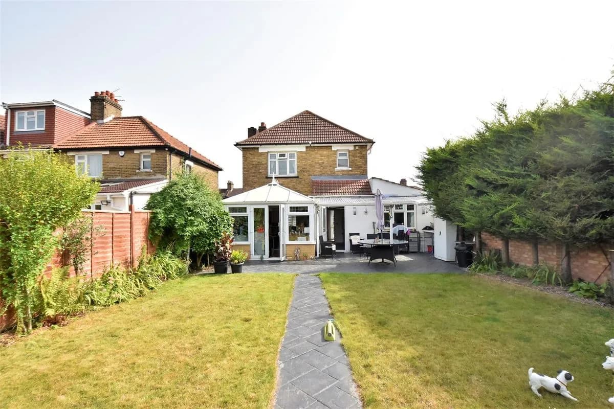 🏡 Impressive 3-Bedroom Detached House to Rent in Welling
