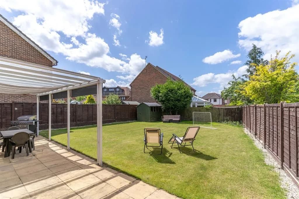 🏡 Impressive 4-Bedroom Detached House to Rent in Bishop's Stortford