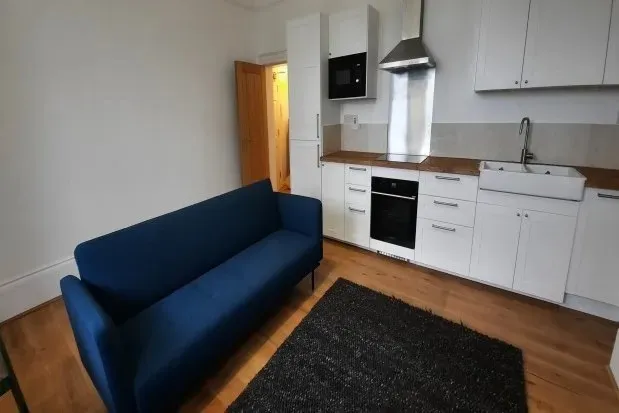 🏢 Charming 2-Bedroom Flat to Rent in Exmouth