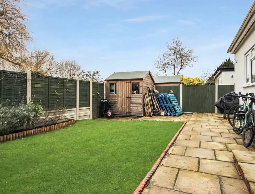 🏡 Charming 3-Bedroom Detached House to Rent in North Weald, Epping