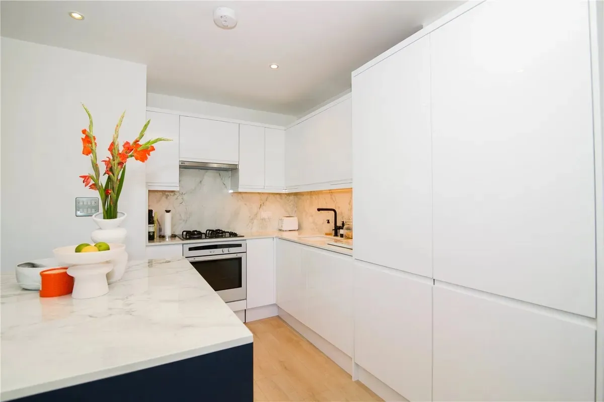 🏢 Stylish 2-Bedroom Flat to Rent in Mortlake