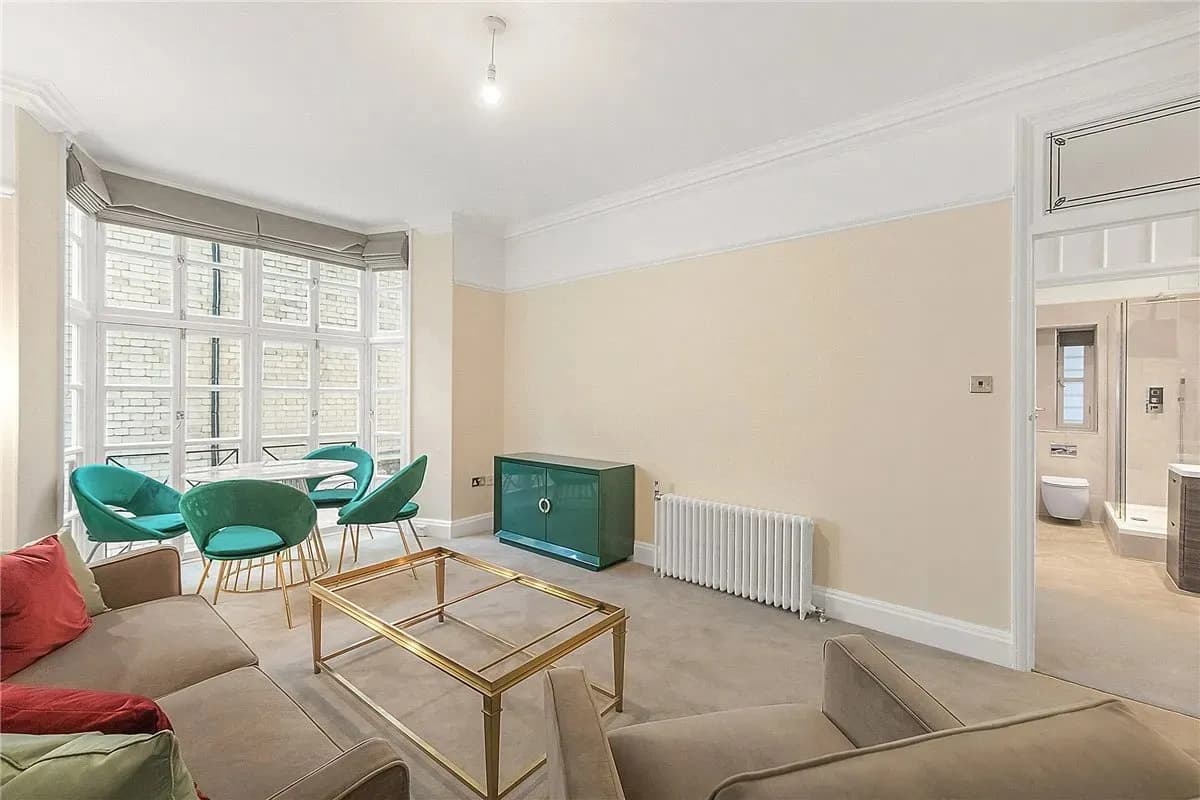 🏡 Elegant 1-Bedroom Property to Rent in St James's, London