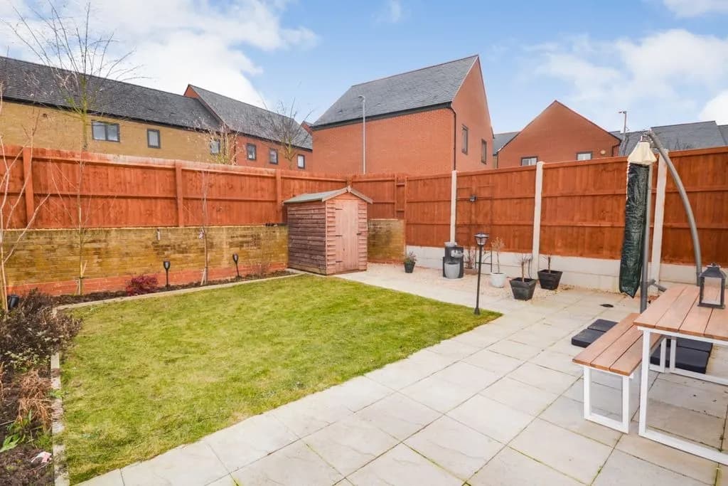 🏡 Modern 3-Bedroom Link-Detached House to Rent in Newhall, Harlow