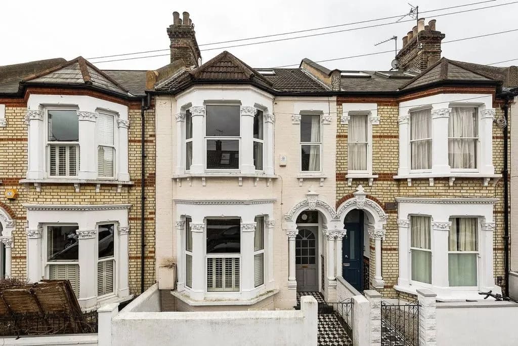 🏡 Stylish 2-Bedroom House to Rent in Battersea, London
