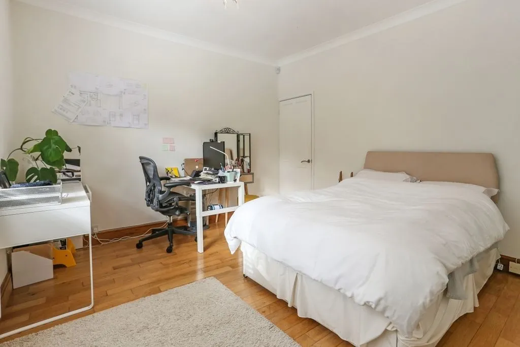 🏡 3-Bedroom Flat to Rent – Chess Way, Chorleywood, Rickmansworth WD3